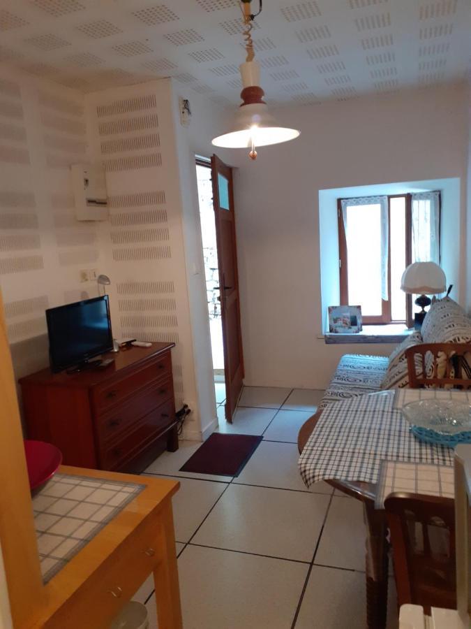 Petit Gite Des Augustins Monflanquin Bagian luar foto