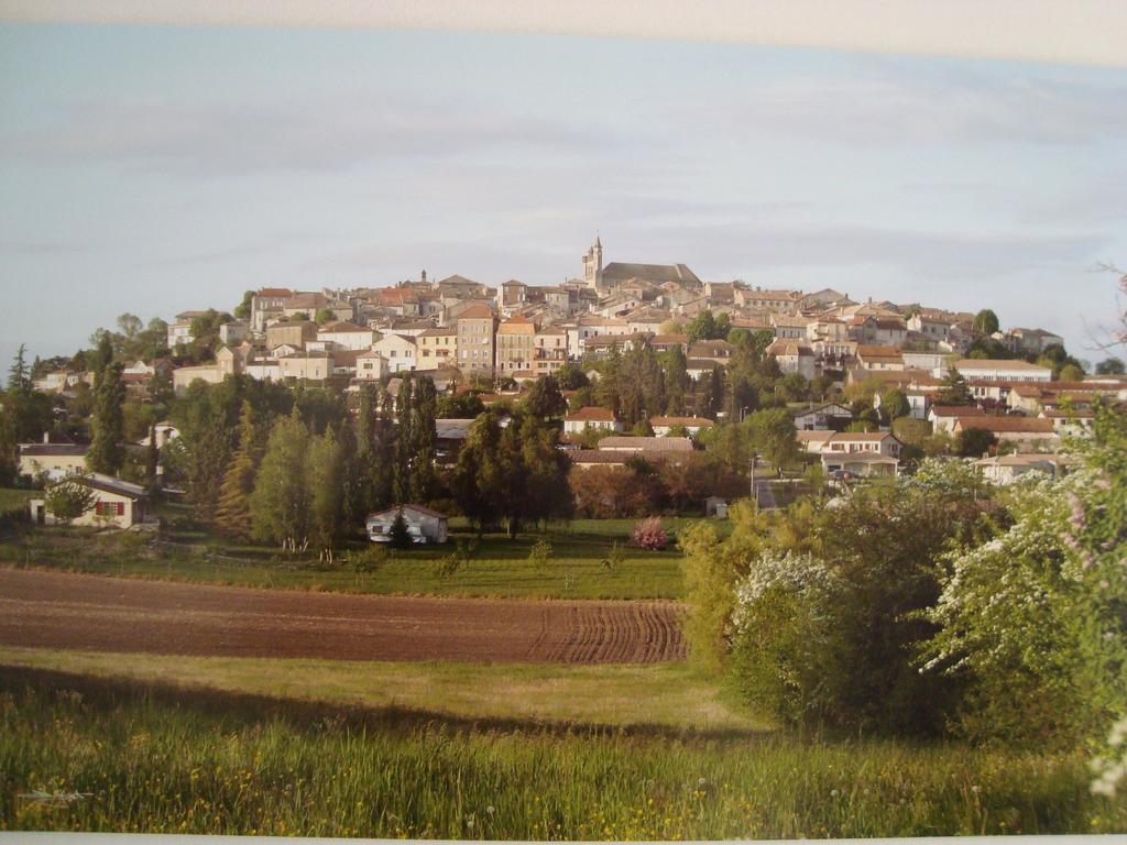 Petit Gite Des Augustins Monflanquin Bagian luar foto