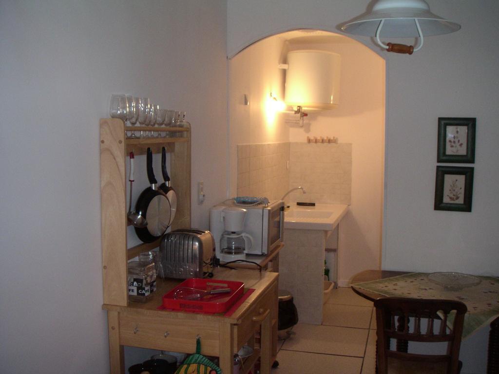 Petit Gite Des Augustins Monflanquin Bagian luar foto