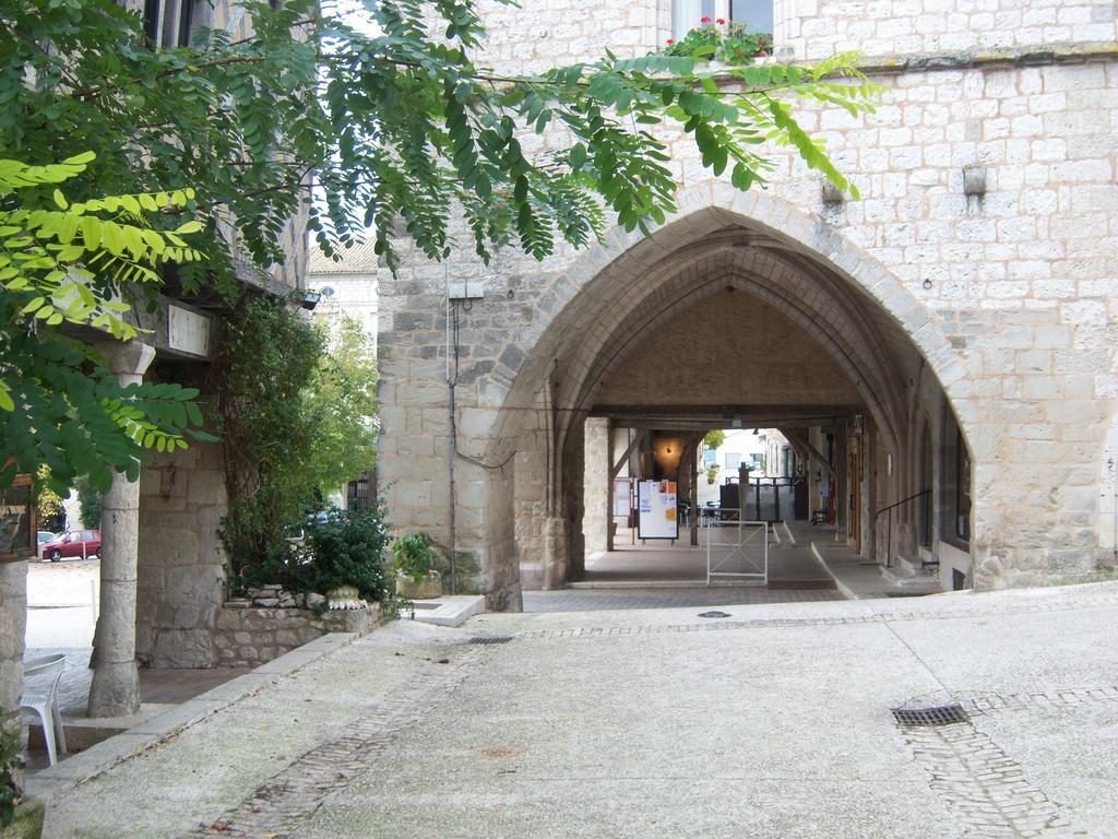 Petit Gite Des Augustins Monflanquin Bagian luar foto