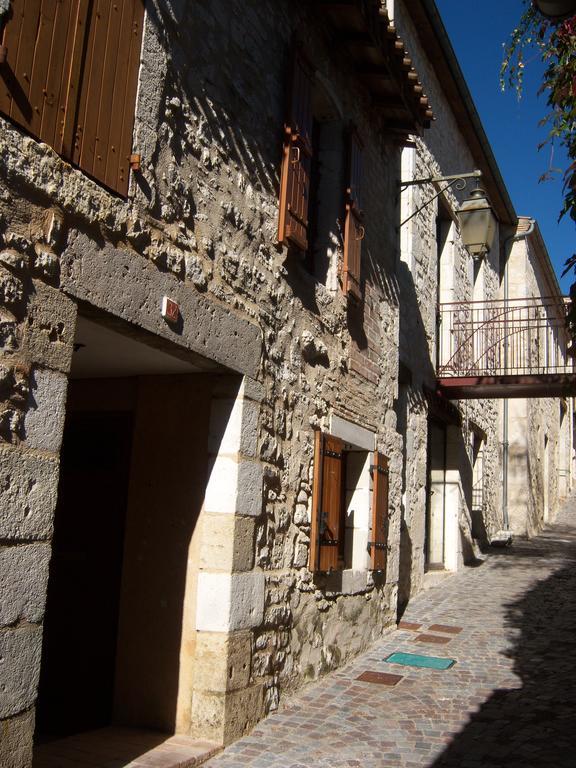 Petit Gite Des Augustins Monflanquin Bagian luar foto
