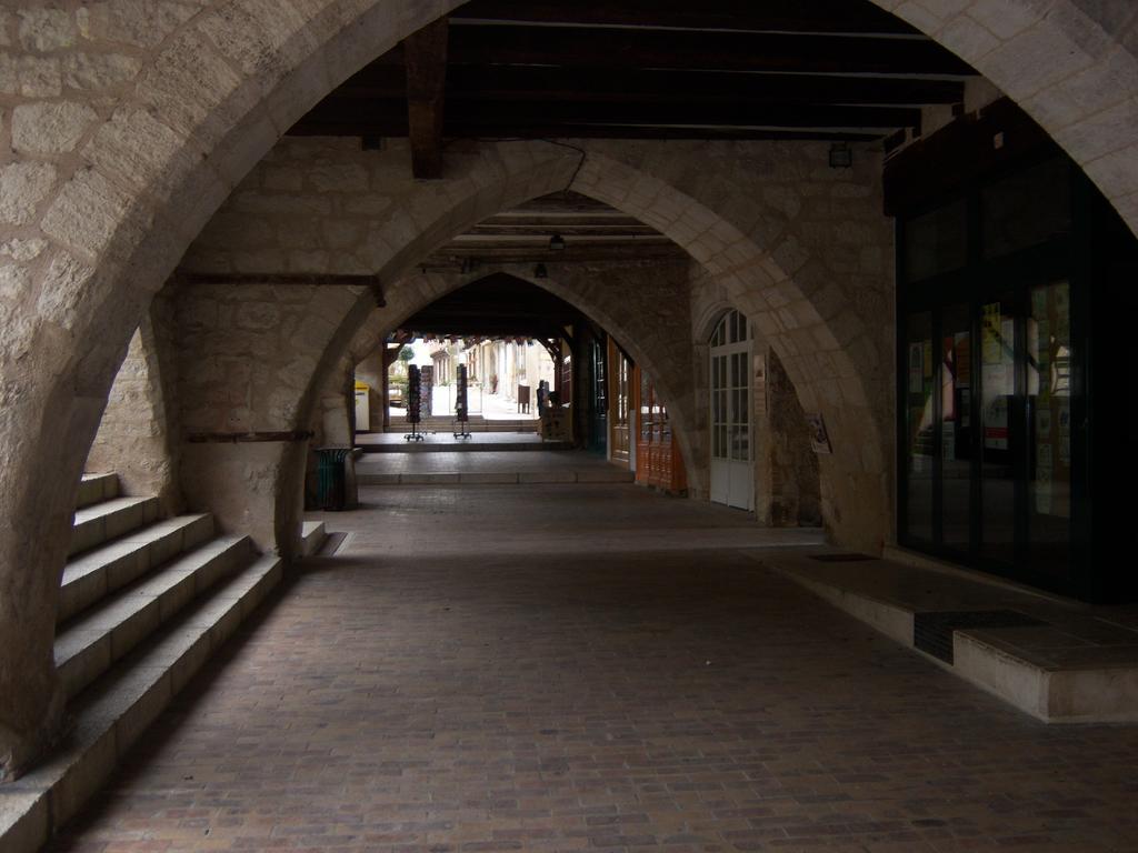 Petit Gite Des Augustins Monflanquin Bagian luar foto